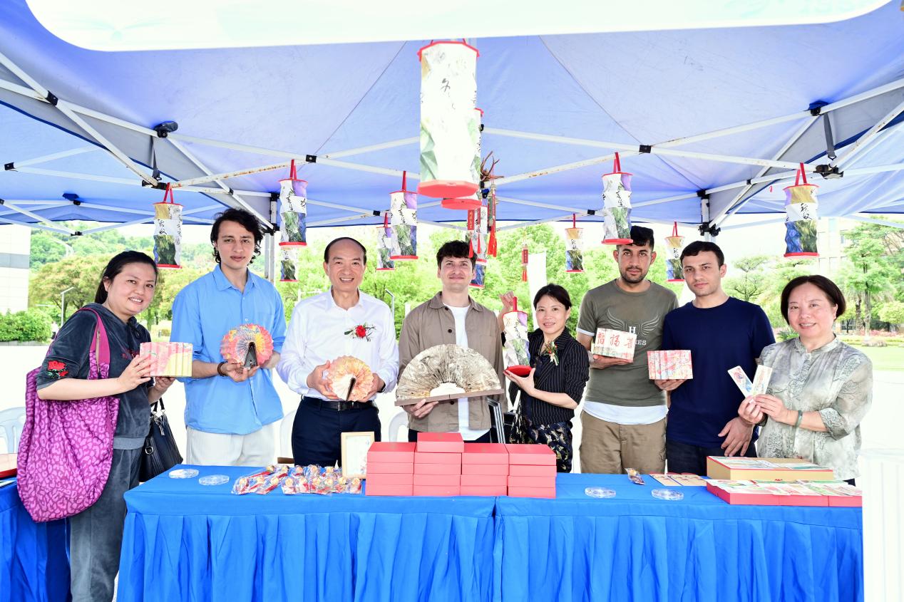 c9b6c1197c3be5b04cd1bc91f63888ff_