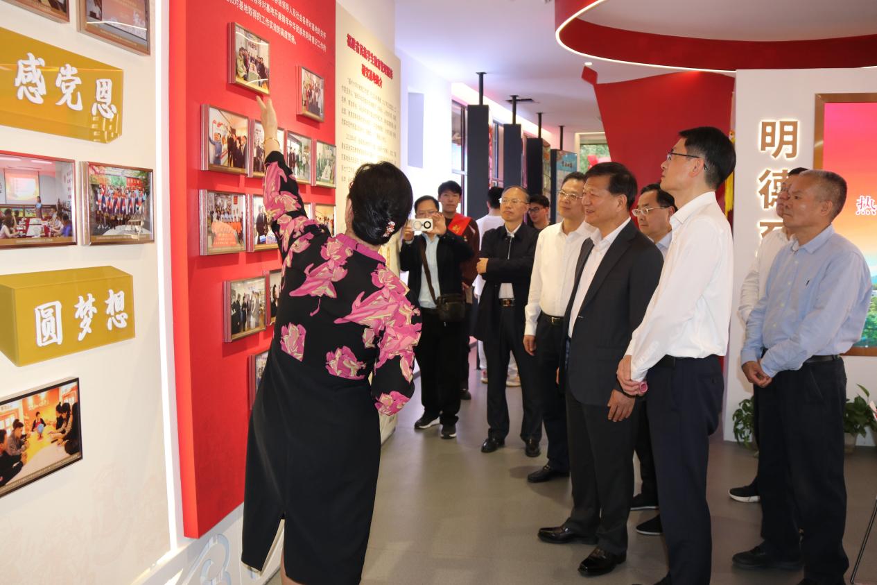 江西省政协副主席陈兴超一行参观福建省民族学生教育管理服务研究基地